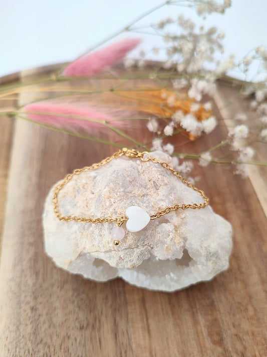 Pulseira em Aço Inoxidável com Coração Madrepérola e Pingente de Quartzo Rosa