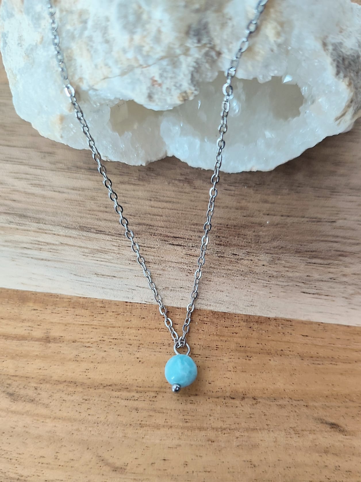 Colar bolinha em Larimar